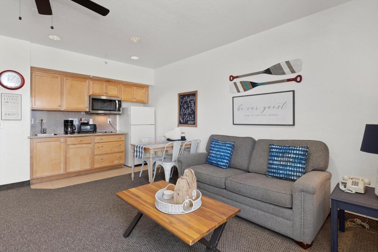 House & 3* Pismo Beach