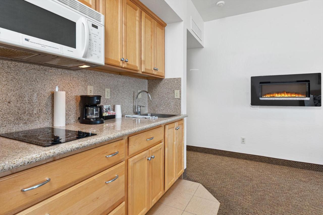 Hotel Beach House & 3*